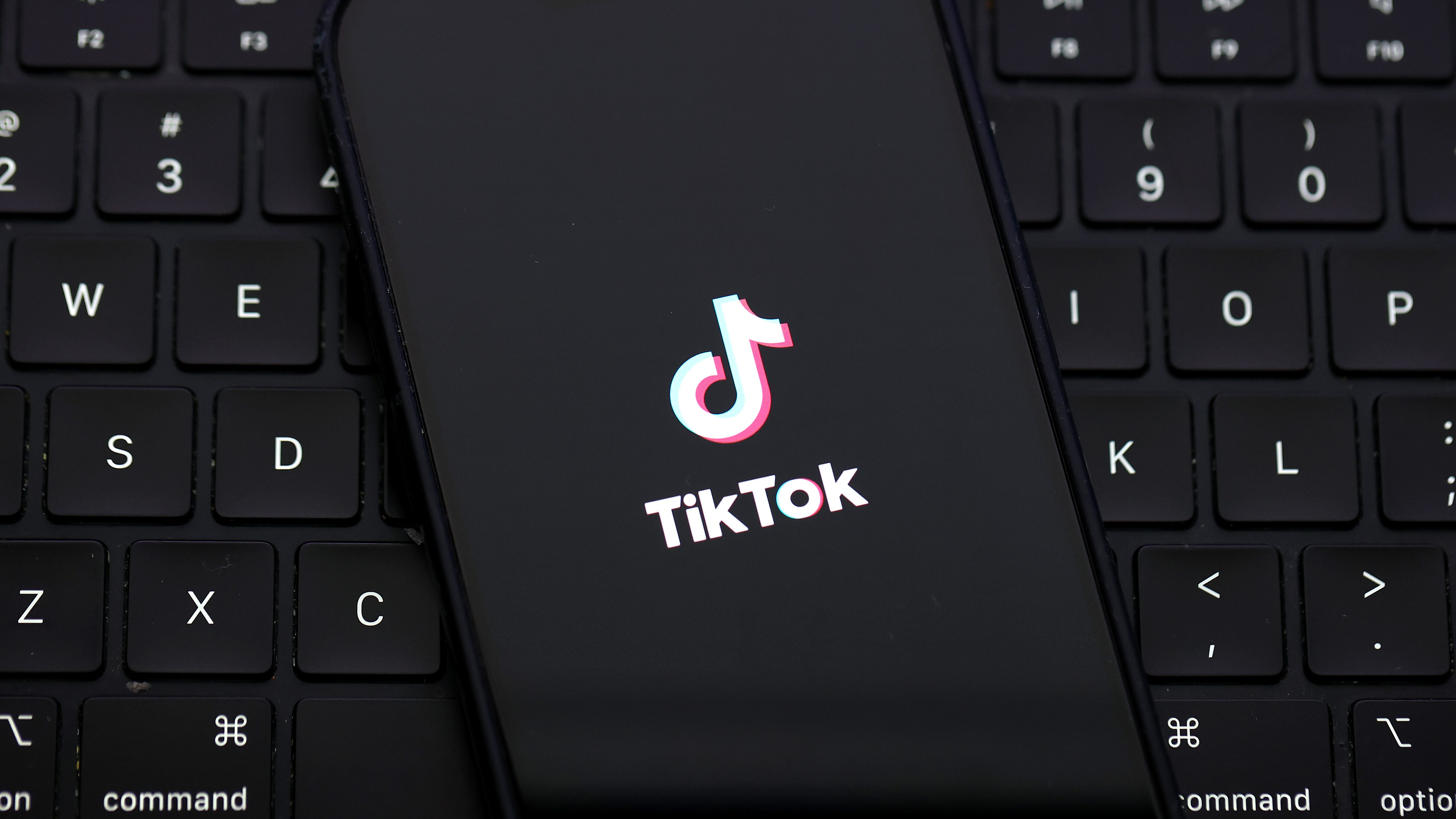 Hay más de 1,670 millones de cuentas de TikTok en todo el mundo. La población mundial es de aproximadamente 8,100 millones de personas.