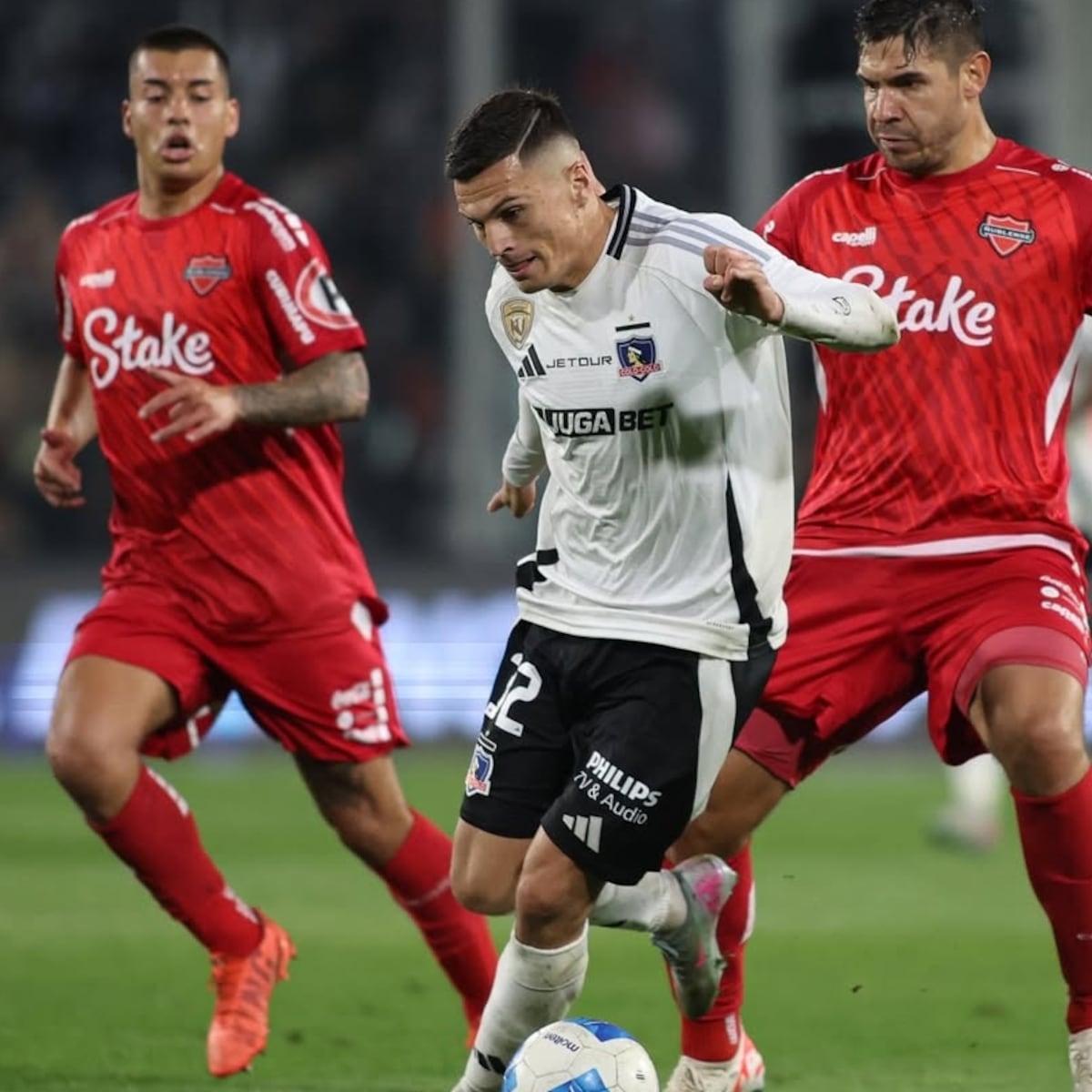 Jugadores de Colo Colo niegan acusaciones de Mauricio Israel Jugadores de Colo Colo niegan acusaciones de Mauricio Israel