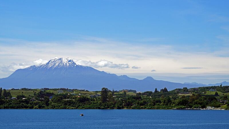 Municipalidad de Puerto Varas aclara que no hay alerta ambiental para playa urbana por contaminación de Lago Llanquihue