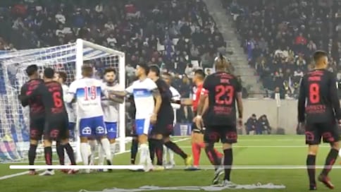 Trifulca entre Colo Colo y la UC
