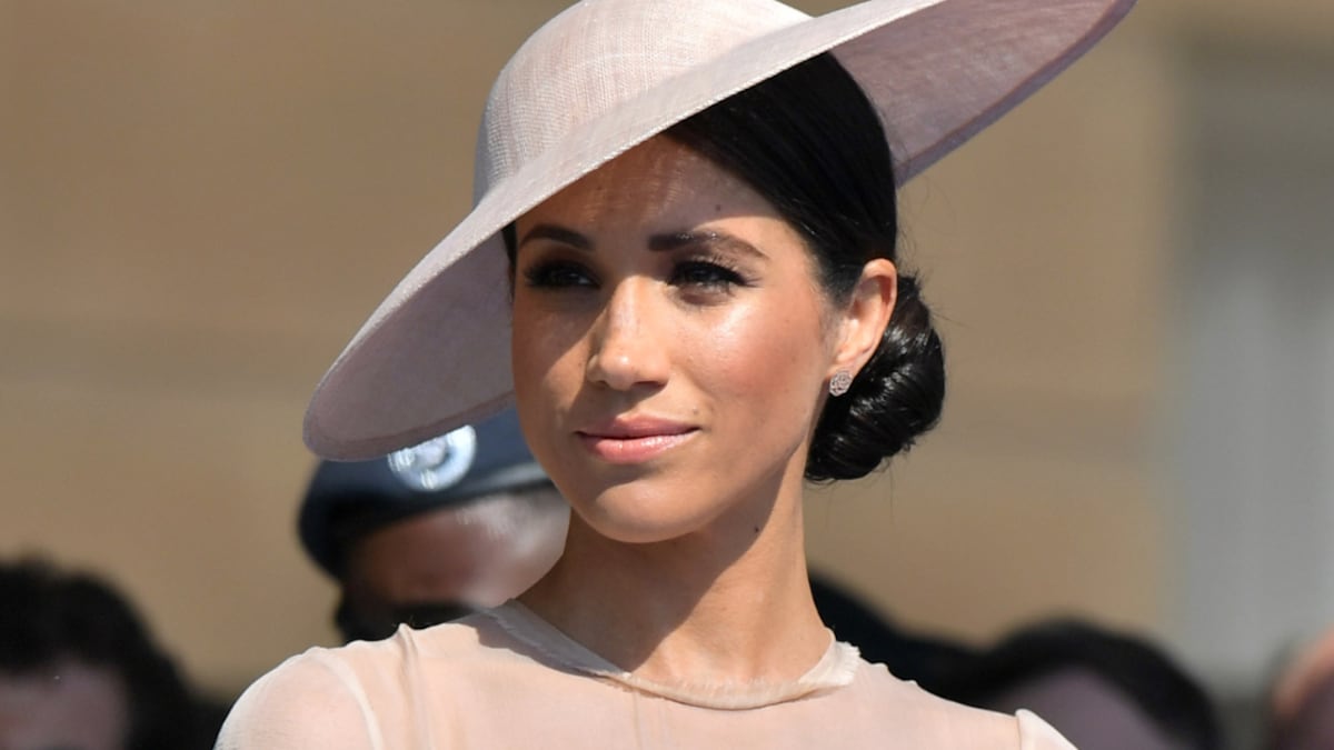 El vestido que usó Meghan Markle en su visita a Nigeria.