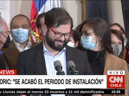 ¿Técnica para esconder diferencias?: Boric desata polémica tras reírse de pregunta de periodista en La Moneda