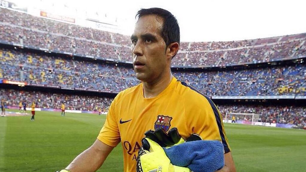 El arquero anunció que podría regresar al fútbol tras la lesión de Ter Stegen en Barcelona.