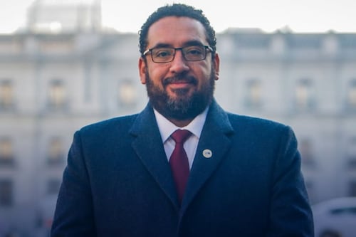 Ministro Cataldo defiende gestión del Mineduc tras crisis en liceos emblemáticos: “No tienen su origen en el SAE”