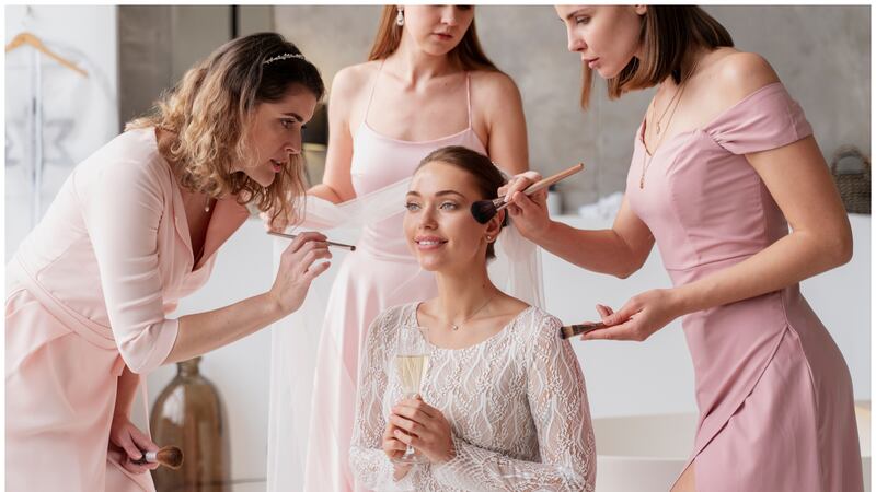 Dama de honor arruinó la fiesta de boda al revelar un gran secreto de la novia