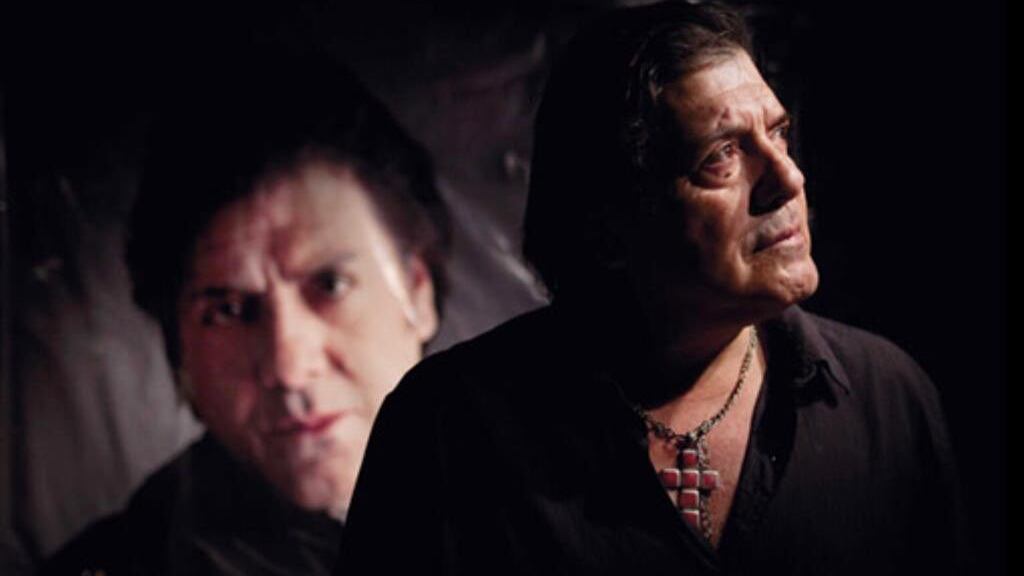 Zalo Reyes continúa en estado crítico según familiares.