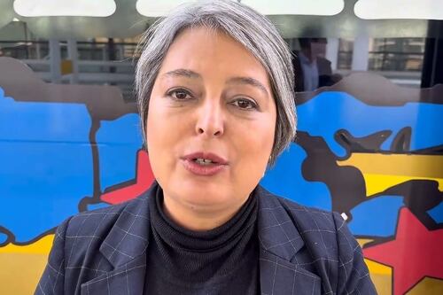 “Con suerte uso chaleco de lana de vez en cuando”: Jara repasa uso de vidrio blindado por parte de Kast