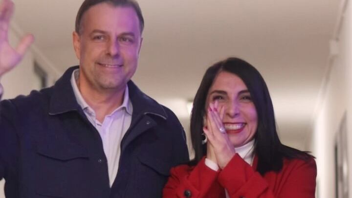 El jefe comunal de Puente Alto reveló este viernes los motivos del quiebre que tuvo con Karla Rubilar. "El 11 de julio ella me notificó que no sería candidata por Puente Alto y me dejó bloqueado en WhatsApp", contó.