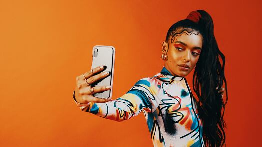 Conferencista indica los tipos de creadores de contenidos que no debemos seguir