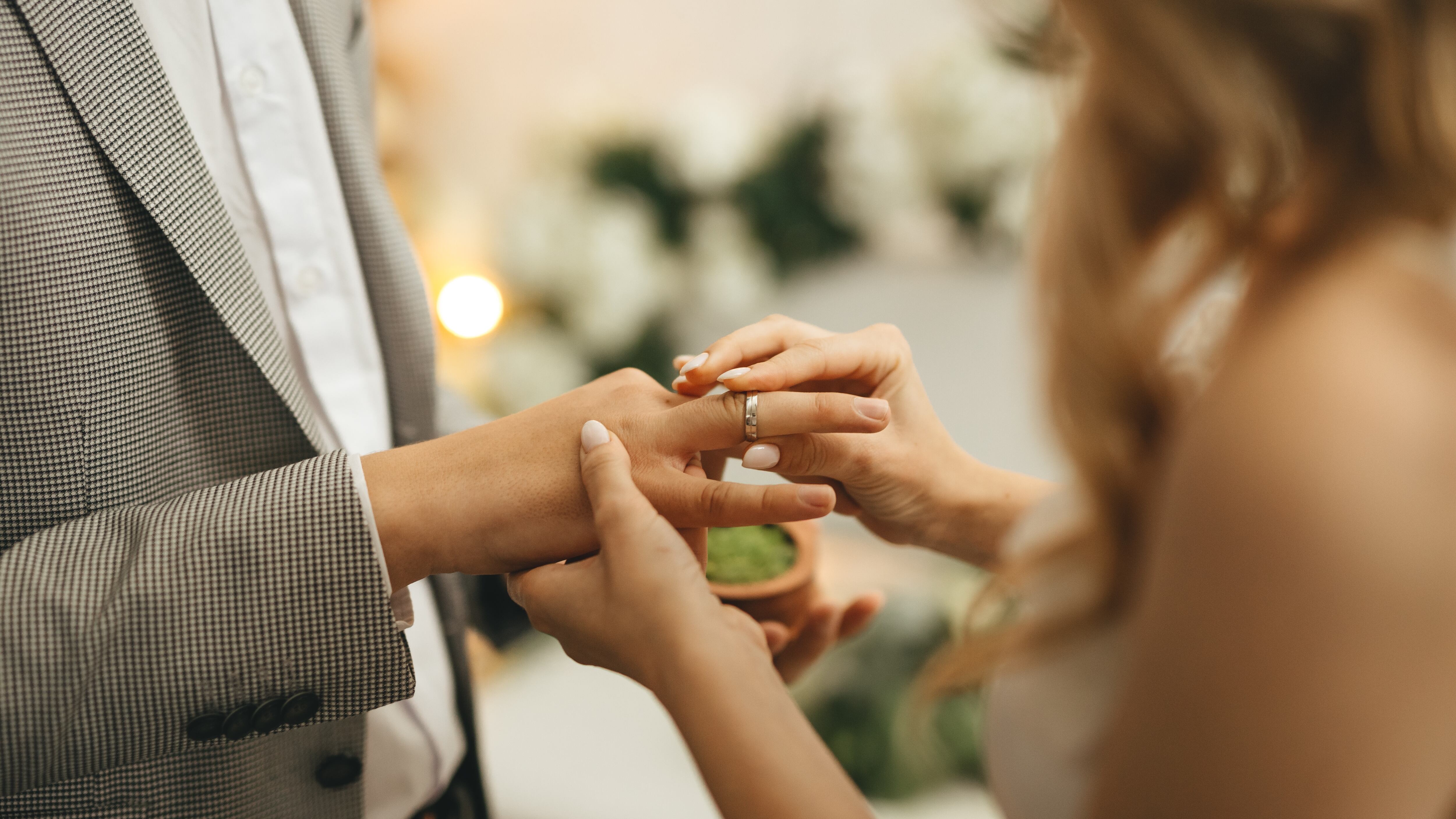 Mujeres proponen matrimonio