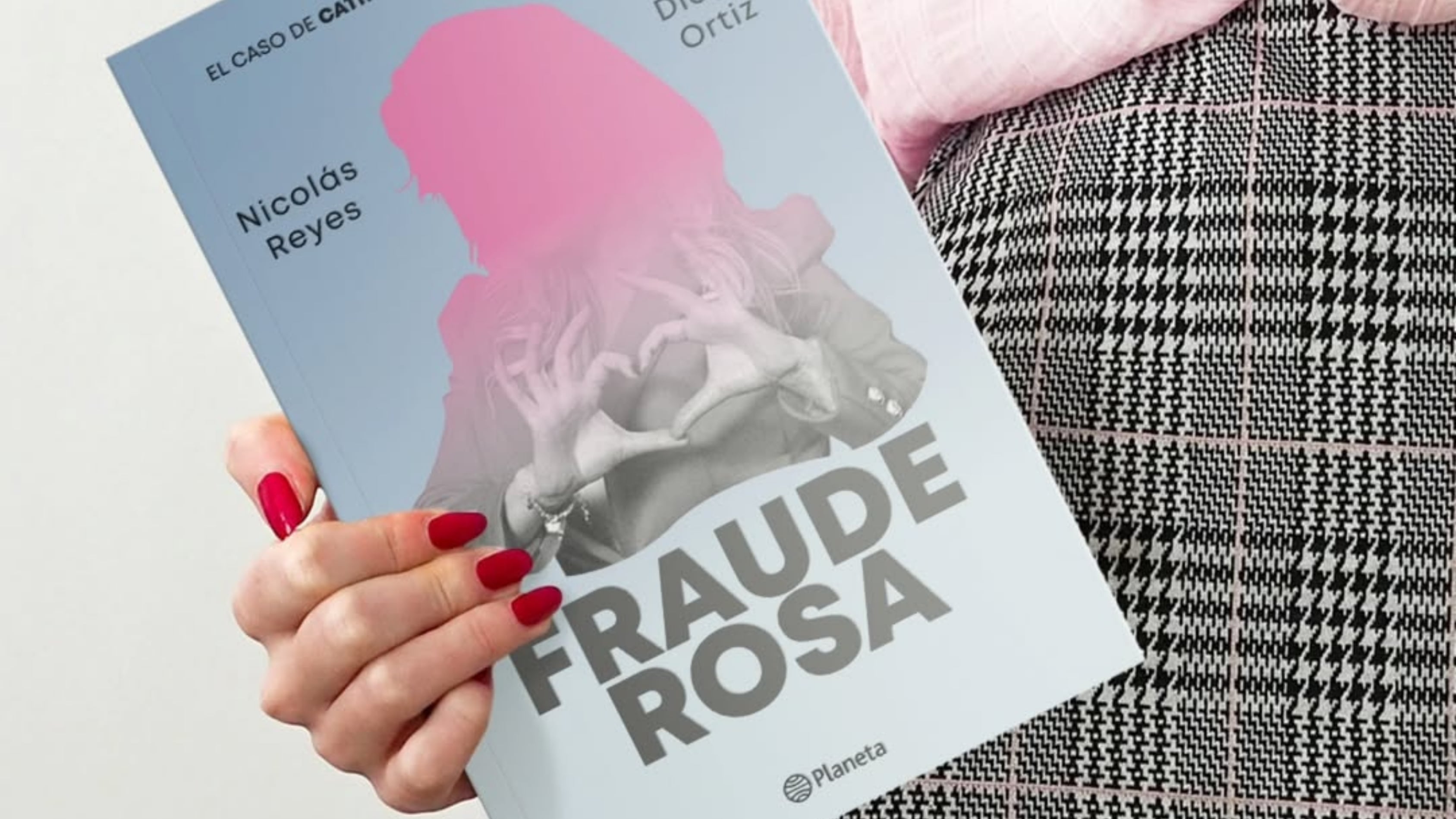 Libro "Fraude Rosa" de Nicolás Reyes y Diego Ortiz