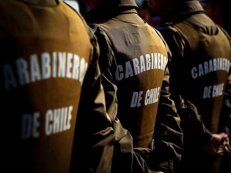 Mujer fue víctima de violenta encerrona con armas de fuego en Peñalolén: único detenido es un niño de 14 años