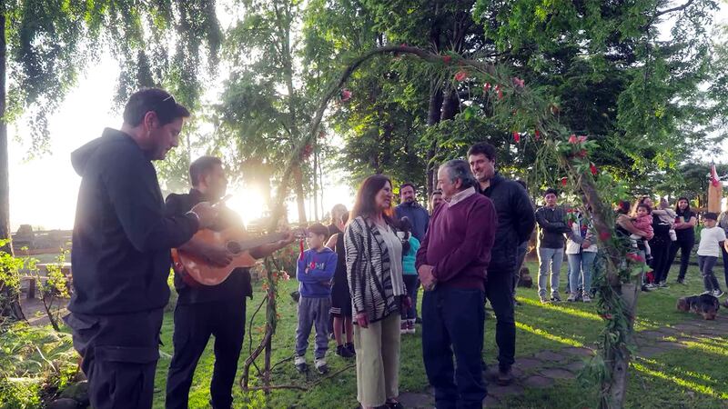 Pancho Saavedra revivirá una antigua faceta en “Socios por Chile”: El animador estará a cargo de oficiar un matrimonio