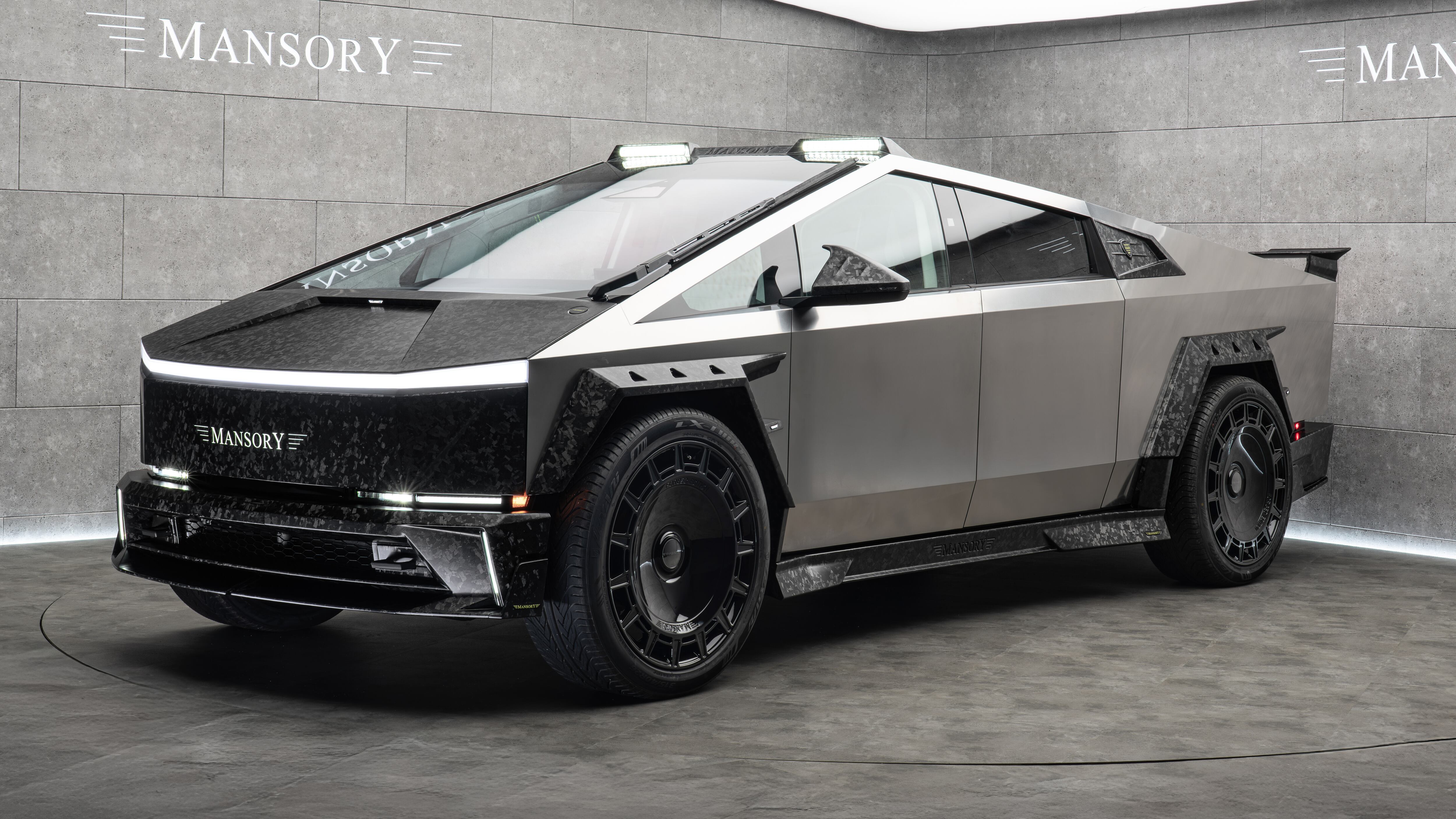 Mansory transforma el Tesla Cybertruck