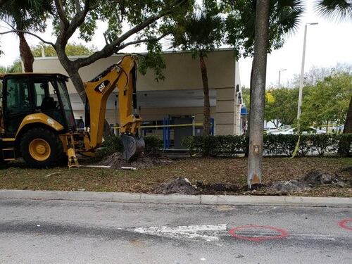 No se lo esperaban: iban a arreglar un “evento” pero descubrieron un túnel que daba directo a un banco