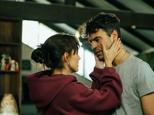 “Sofía en peligro”: Jorge Arecheta y Francisca Walker protagonizan la segunda teleserie vertical de Mega
