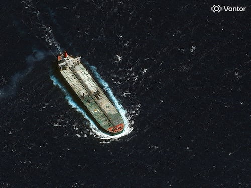 Algunos buques petroleros sancionados se desvían de Venezuela ante amenaza de Trump