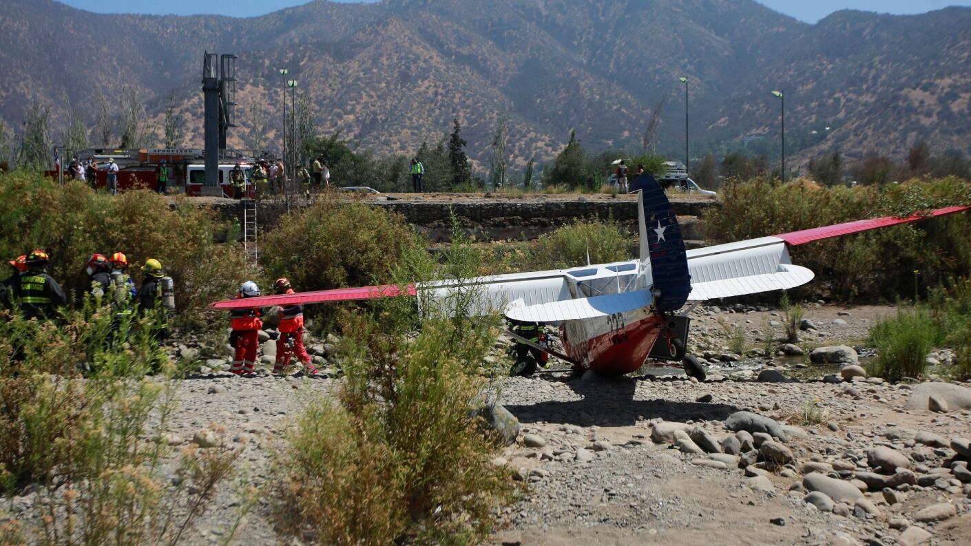 Avioneta capotó en el río Itata: accidente aéreo dejó dos heridos y dos víctimas fatales