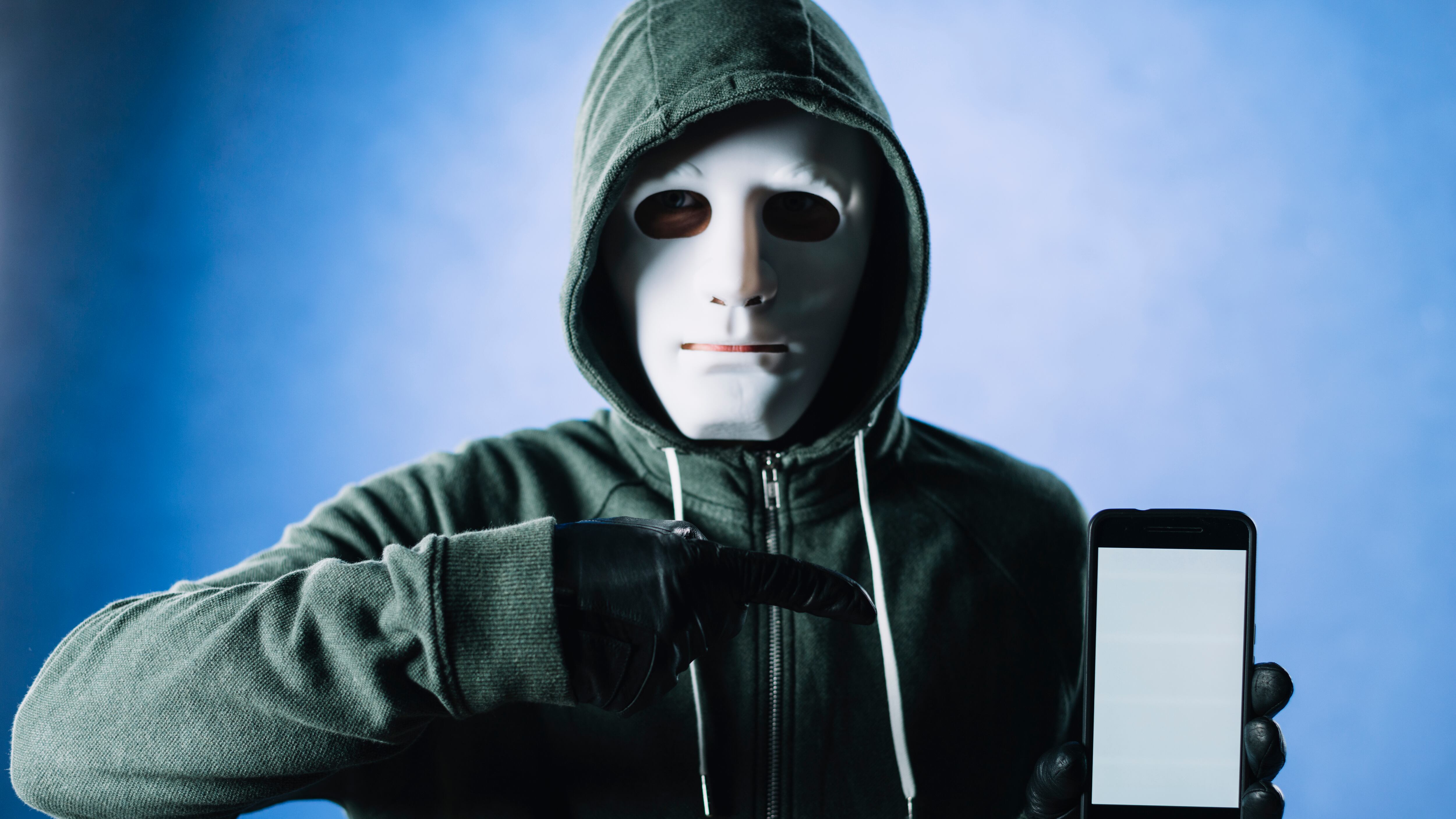 Debemos estar alertas ante señales de que alguien podría estar espiando nuestro teléfono celular. Foto: Freepik.