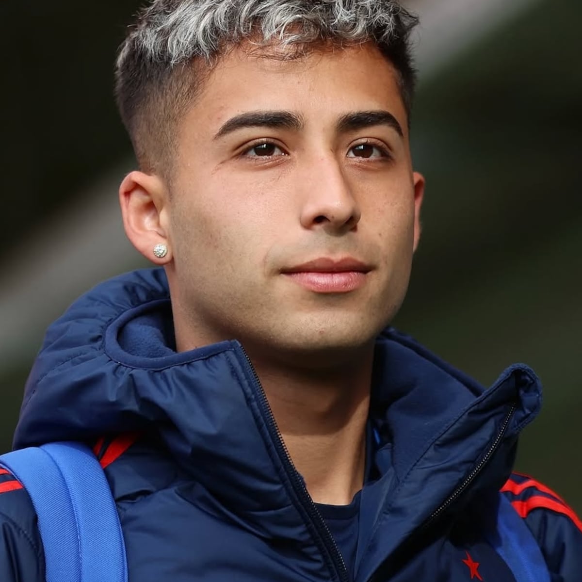 Lucas Assadi escupe a hinchas de la UC: posibles sanciones Lucas Assadi escupe a hinchas de la UC: posibles sanciones