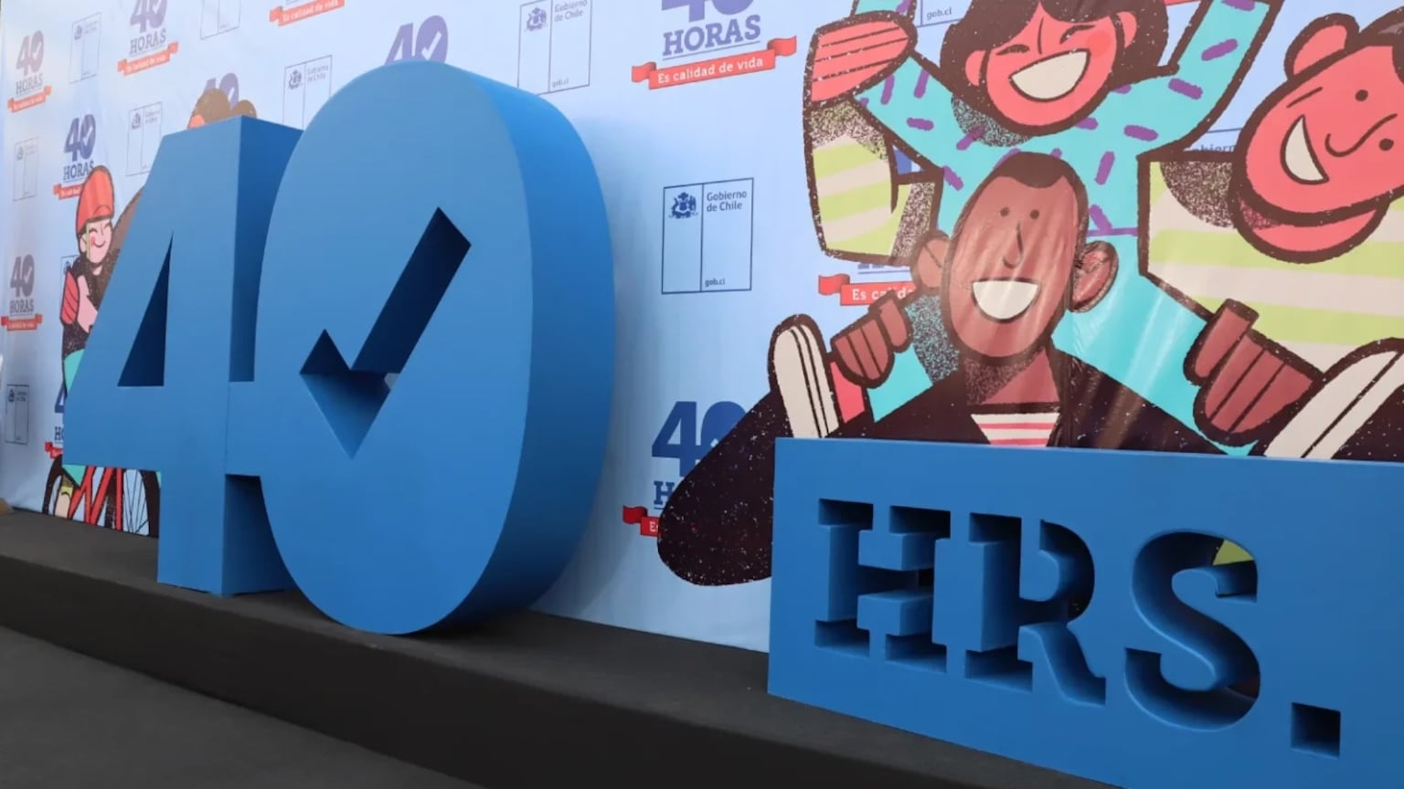 Ley de 40 horas: ¿qué hacer si trabajo a honorarios y excedo las 42 horas semanales?