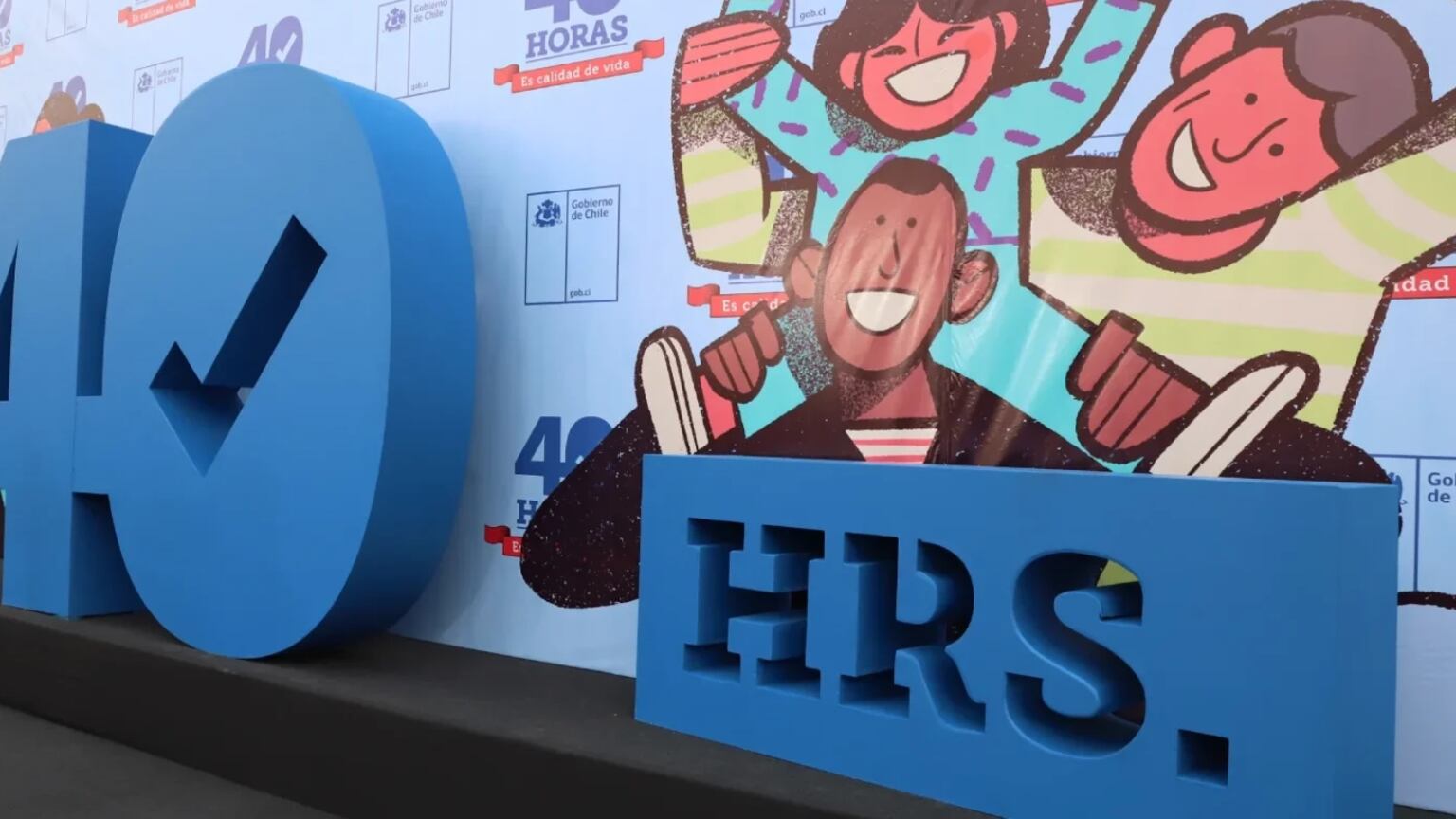 Ley de 40 horas: ¿qué hacer si trabajo a honorarios y excedo las 42 horas semanales?