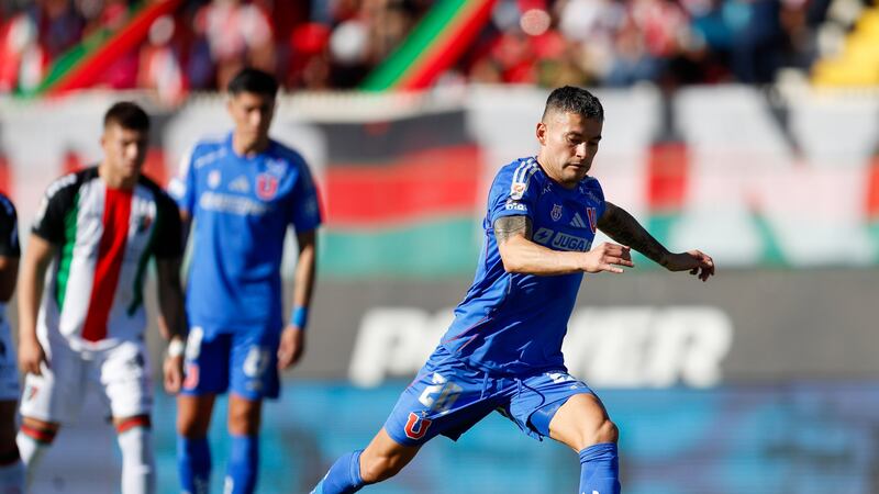 Lesión de Charles Aránguiz enciende las alarmas entre los hinchas de la U en la previa al clásico universitario: DT Álvarez aclara estado del Príncipe