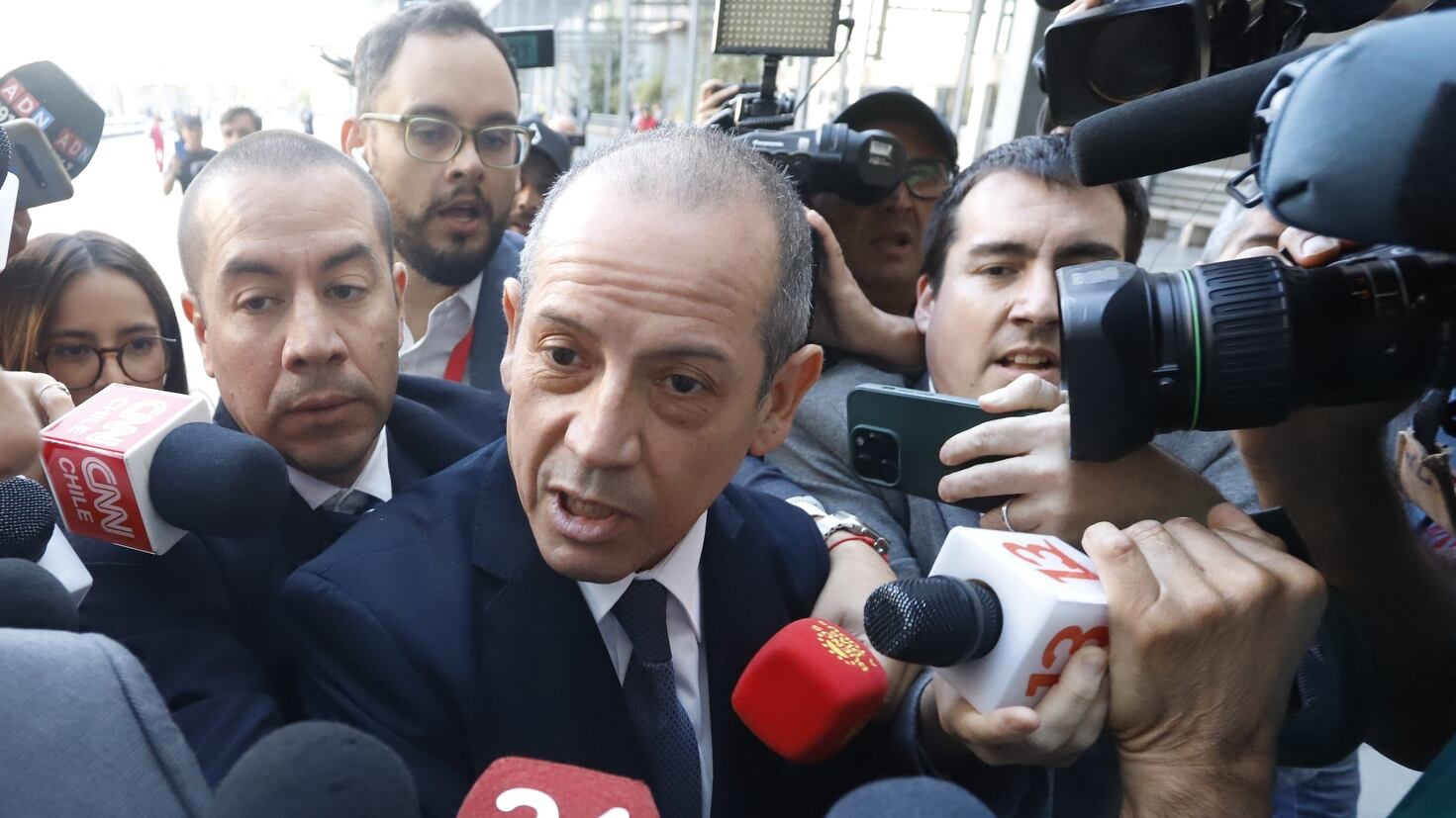 El exdirector de la PDI fue condenado este viernes en un juicio abreviado por una de las artistas del caso Audio.