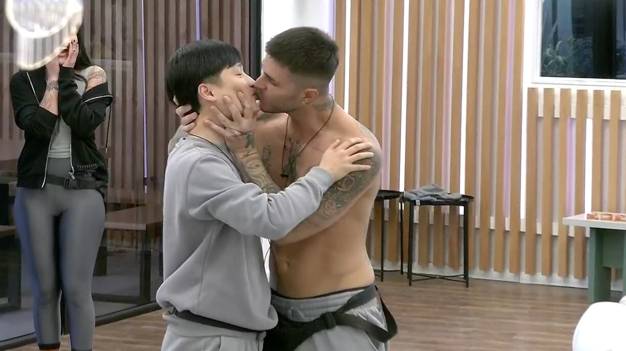 Yuhui besó a Manuel en Gran Hermano