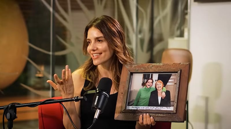 “Empieza a sentir unos gemidos...”: María Luisa Godoy recordó anécdota con la exPresidenta Bachelet cuando entraron a una habitación equivocada