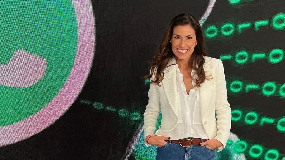 La periodista regresó a TVN para conducir la nueva temporada de "¿Cuál es tu huella?", el programa de sustentabilidad que anteriormente condujo en el canal público.