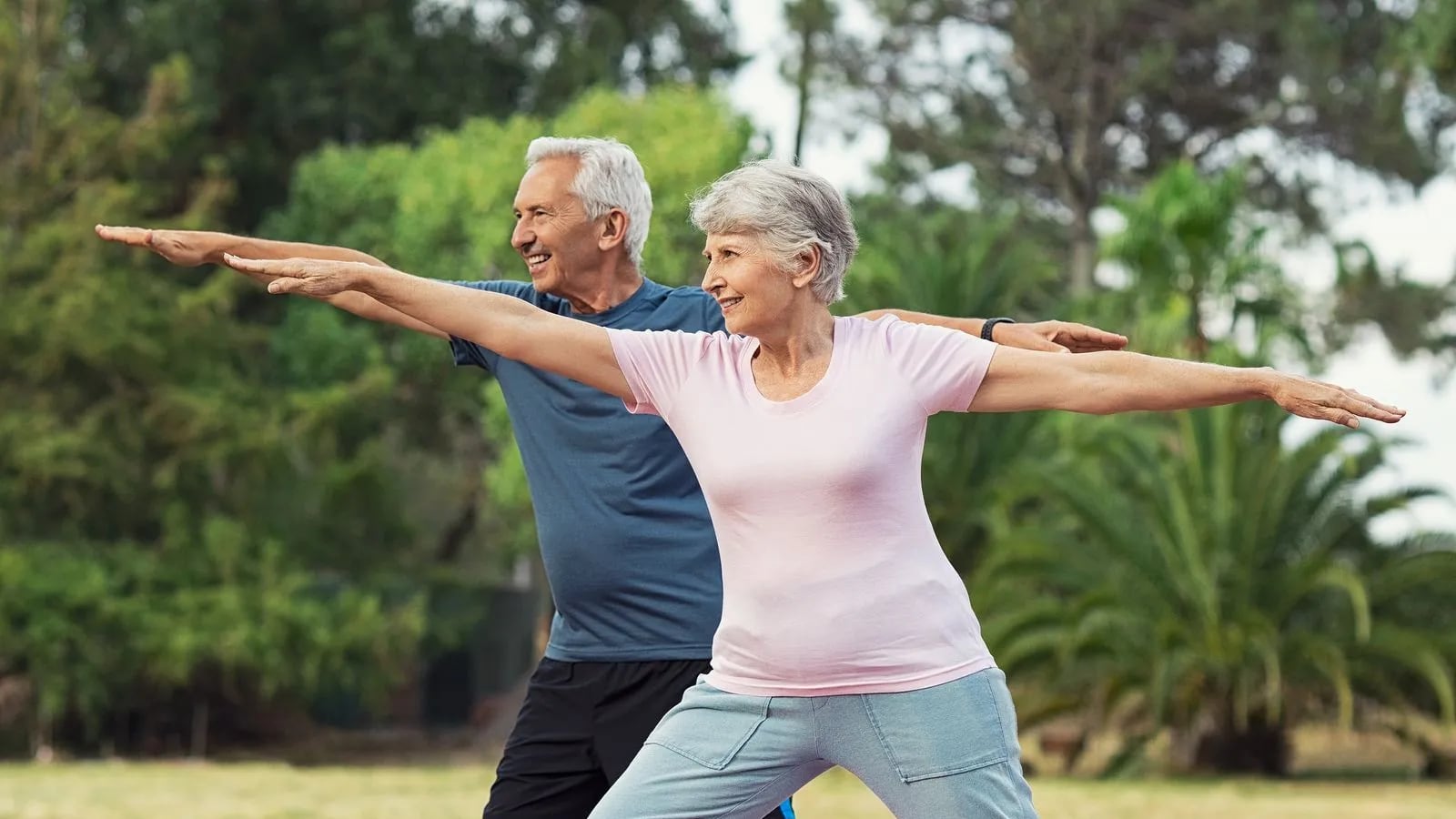 Un buen estilo de vida debe ser adoptado por la tercera edad.