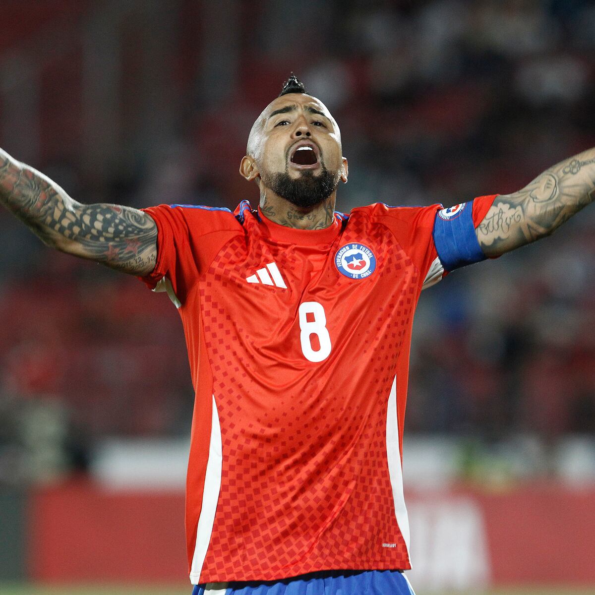Vidal critica a Pinilla y Beausejour, pero le responden Vidal critica a Pinilla y Beausejour, pero le responden