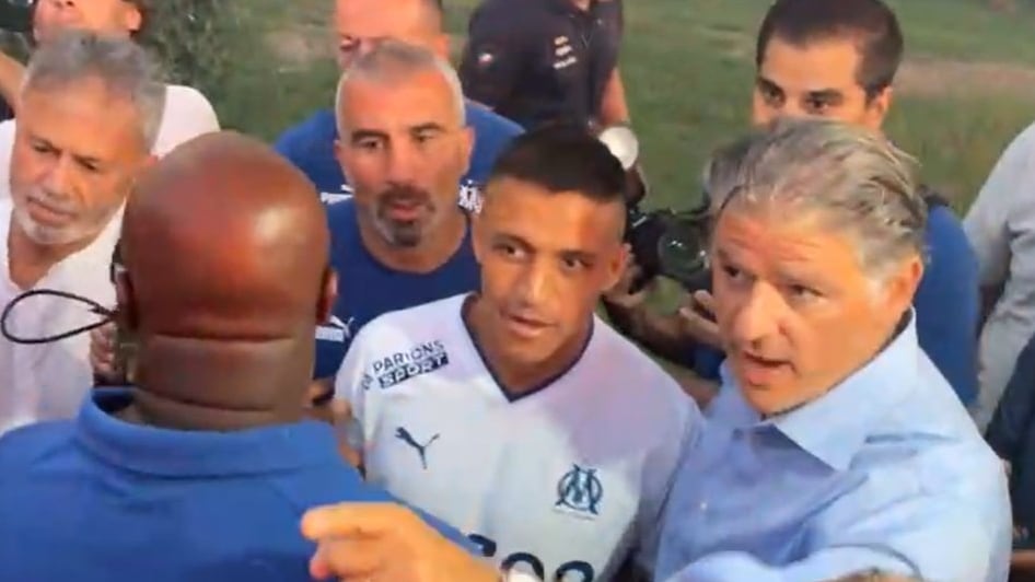 Los hinchas del Marsella le brindaron una eufórica bienvenida al tocopillano.