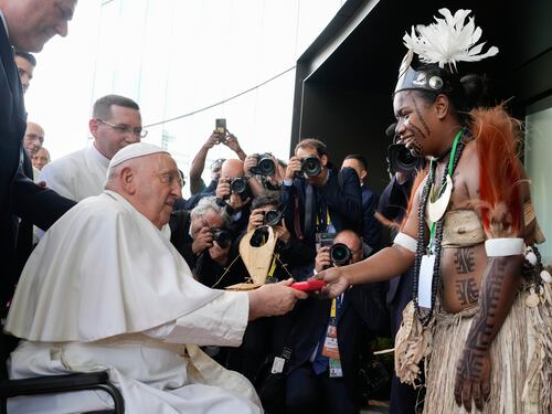 Papa Francisco pide fin de conflictos tribales en Papúa Nueva Guinea