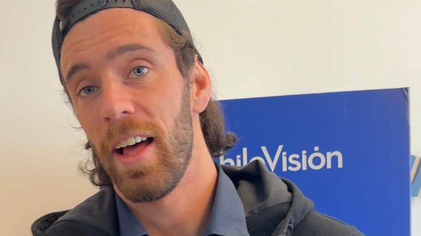 Cansado y con diez kilos menos de peso. Así llegó Lucas Crespo a CHV para hablar con la prensa luego de su salida del reality Gran Hermano, tras ser el noveno eliminado.
En conversación con Publimetro, se refirió a la querella criminal en su contra, el caso bigotes y todas las polémicas al interior del encierro que generaron gran repercusión en redes sociales. como las teorías que se “drogaba” con los desodorantes en spray.