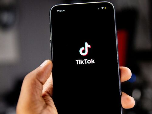 TikTok: Se viraliza video de una joven contando sus desamores frente a sus padres