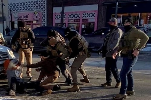 Identifican a los dos agentes que mataron a Alex Pretti en Minneapolis; ambos son hispanos