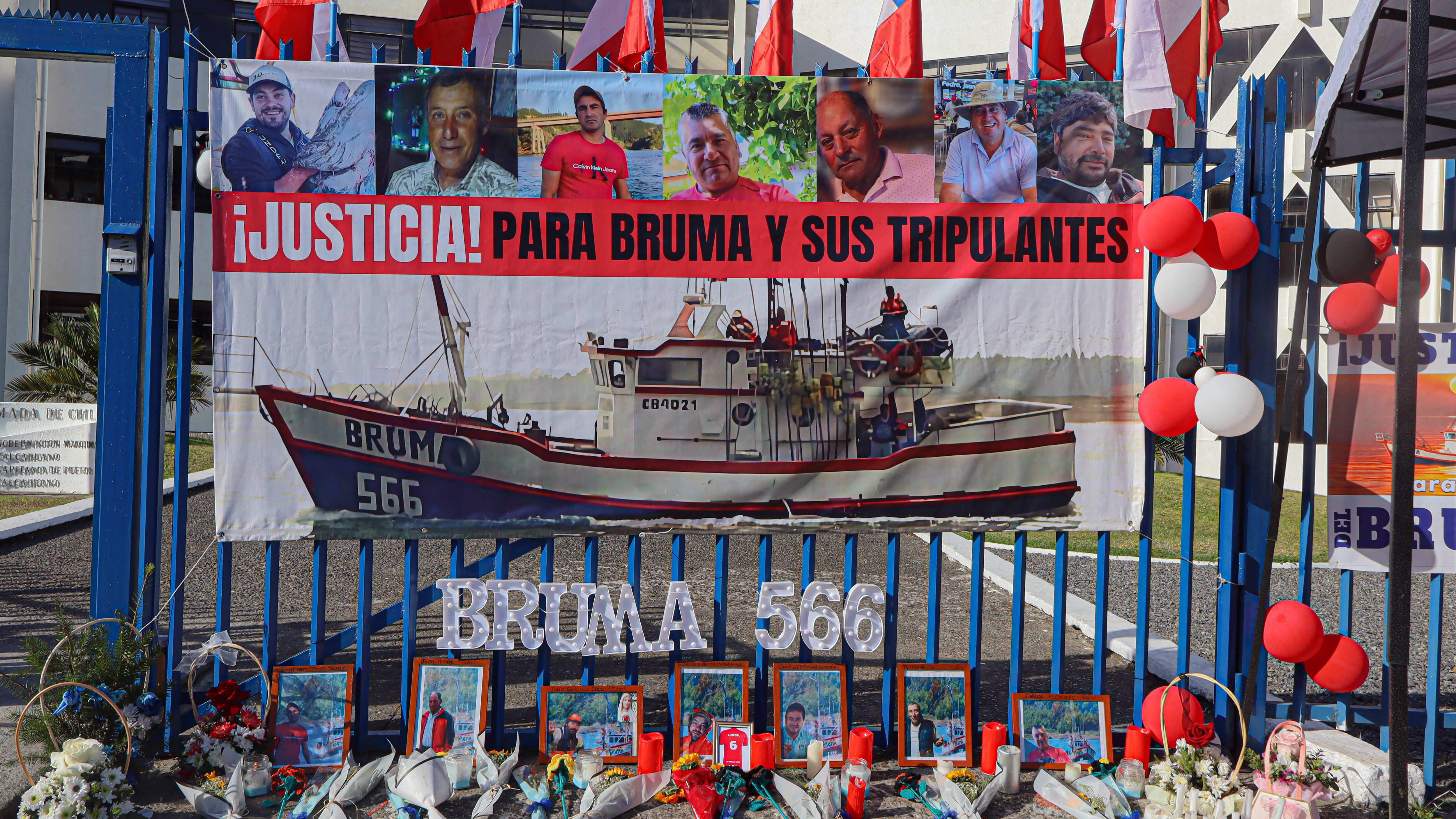 TALCAHUANO: Reunión Autoridades con familiares tripulantes Embarcación 'Bruma' | 11 DE ABRIL DE 2025/TALCAHUANO
La Ministra de Defensa Nacional, Adriana Delpiano, junto al subsecretario del Interior, Víctor Ramos, y al delegado presidencial regional del Biobío, Eduardo Pacheco, se reúnen con familiares de los tripulantes de la Lancha Motor “Bruma”.
FOTO: RODRIGO FUICA/AGENCIA UNO