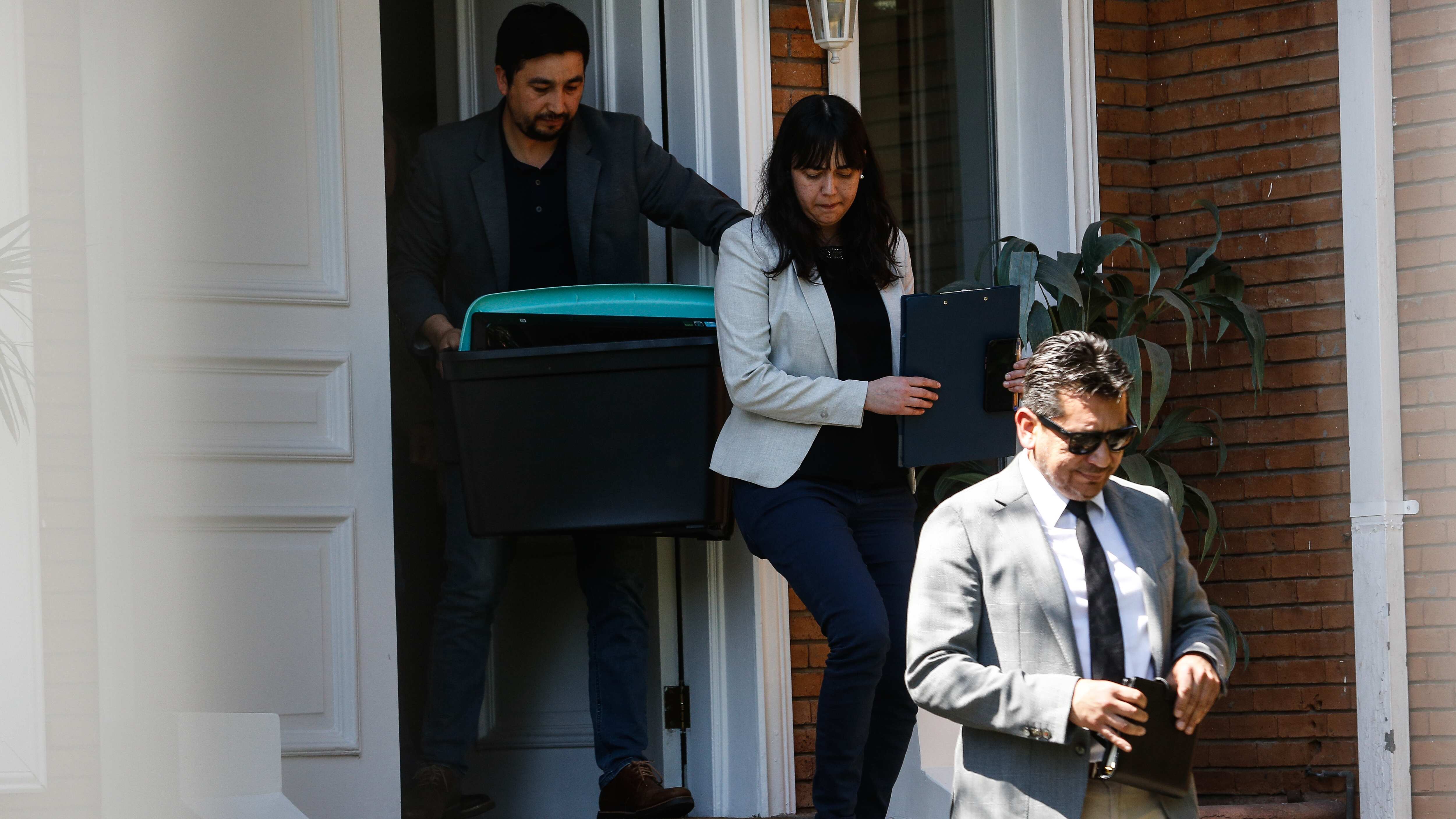 Ángela Vivanco entregó computador y celular a la fiscalía