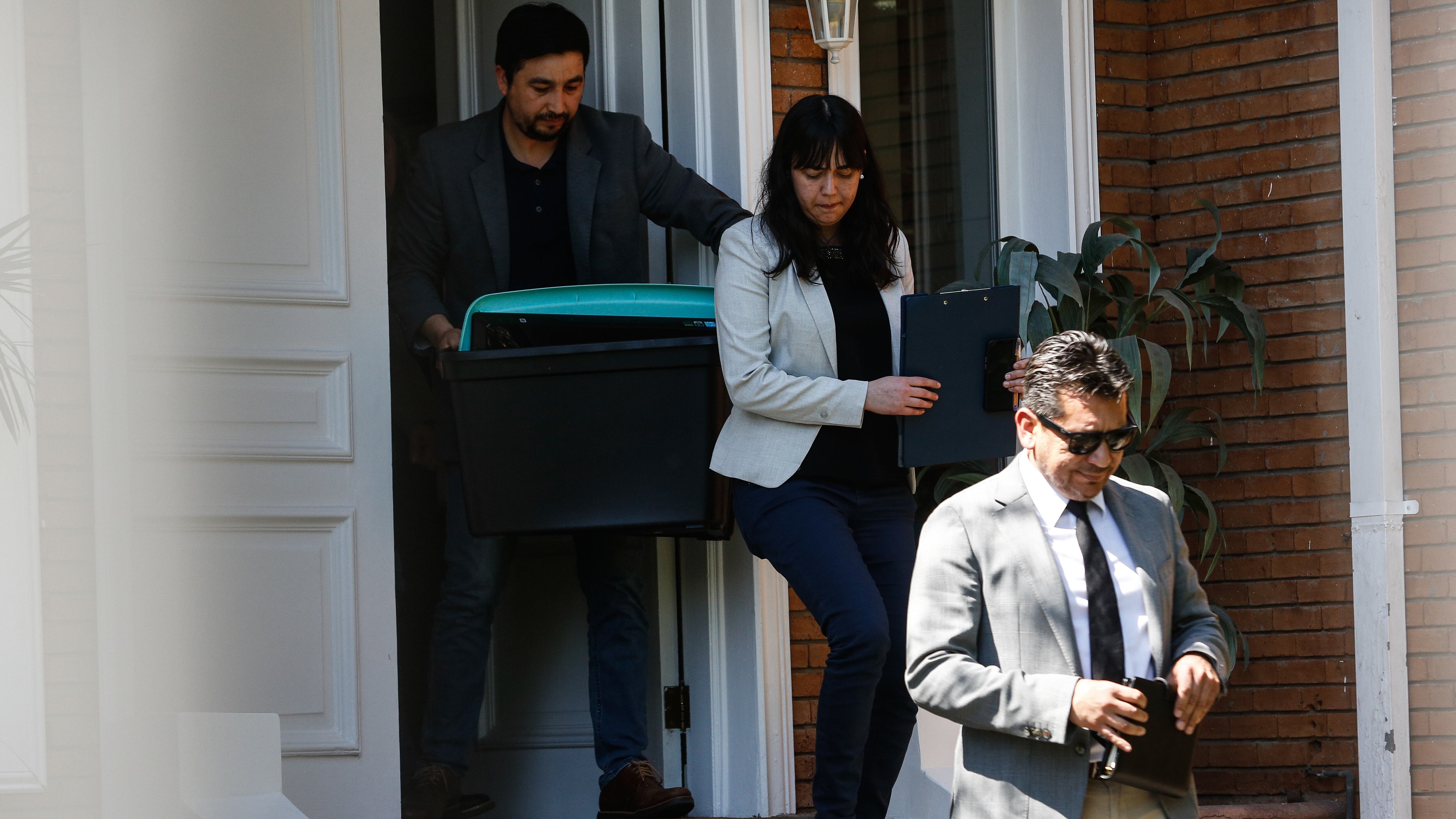 Ángela Vivanco entregó computador y celular a la fiscalía