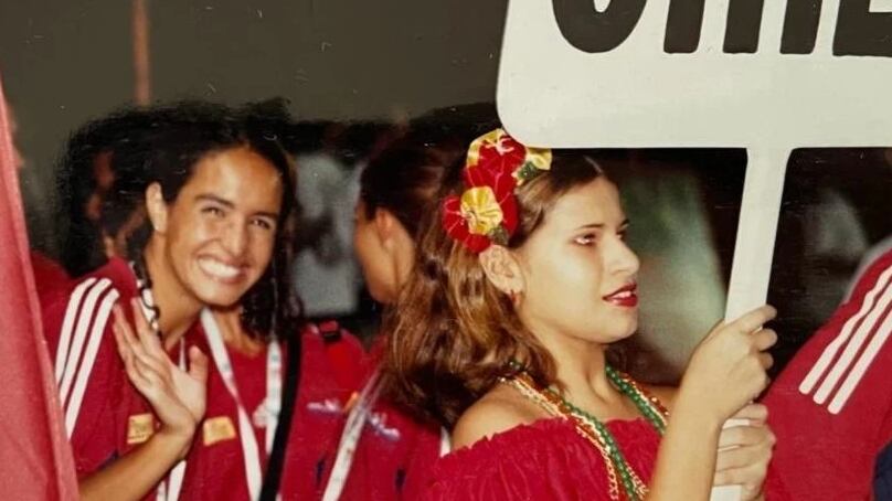La actriz publicó esta tarde en sus redes sociales una serie de fotografías de su pasado por el Team Chile.