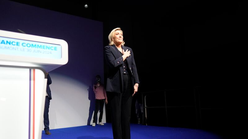 Francia: 5 claves para entender el escenario político tras la dura derrota de Macron en las elecciones