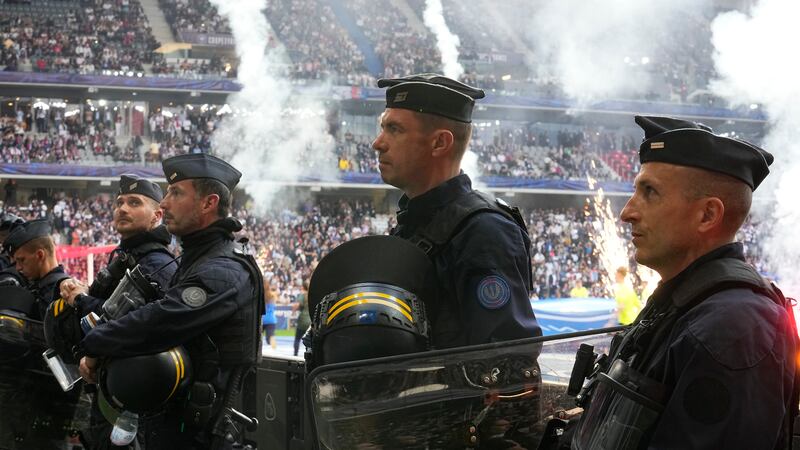 Violencia en los estadios: seguidores del Lyon y PSG se enfrentan antes de la final de la Copa Francesa