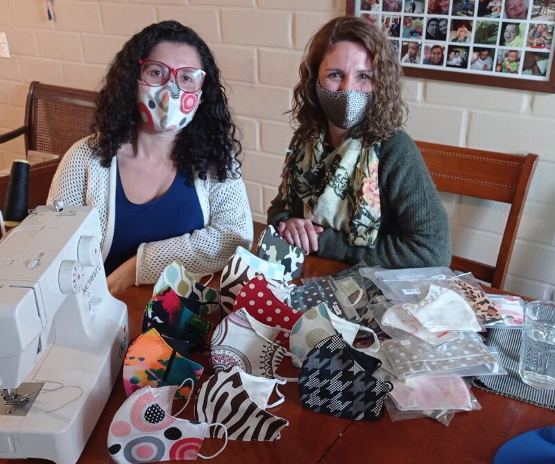 Mascarillas alegres y lavables