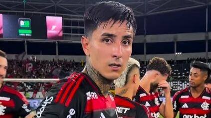 El chileno renovó contrato por dos temporadas más con el club brasileño.