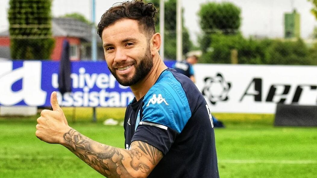 Según imformó latercera.com, Eugenia Mena habría acordado un contrato de cuatro años con la UC, descartando así la opción de regresar al país para jugar por la U.