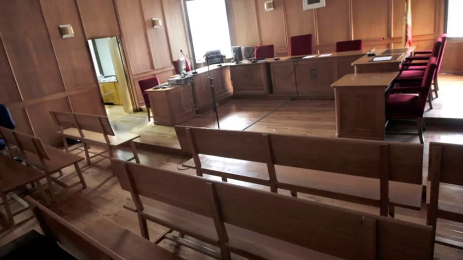 Vista de una sala de juicios vacía. EFE/Emilio Naranjo/Archivo