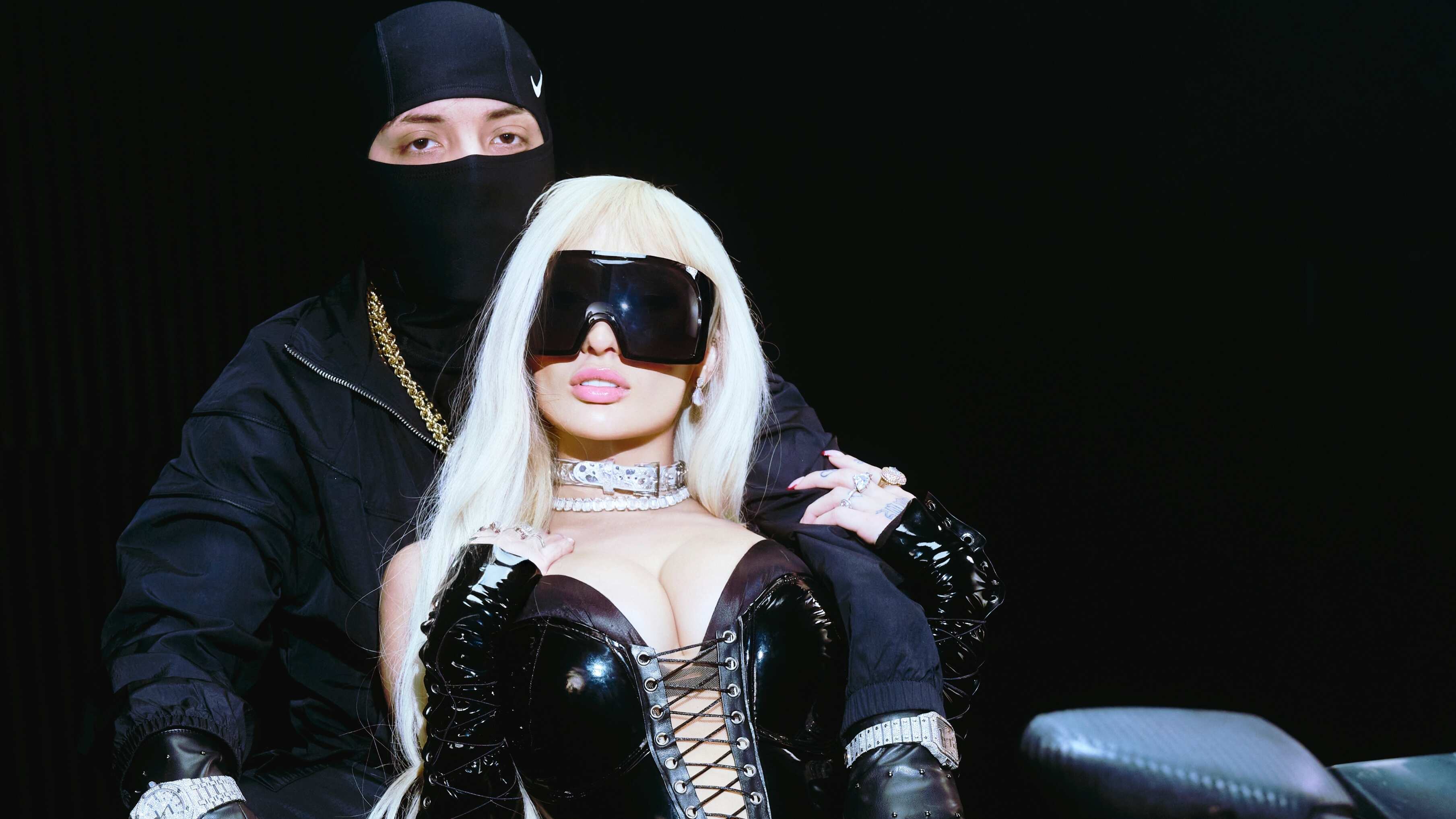 La artista chilena publicó un nuevo sencillo del género urbano, en esta ocasión, junto al cantante King Savagge.