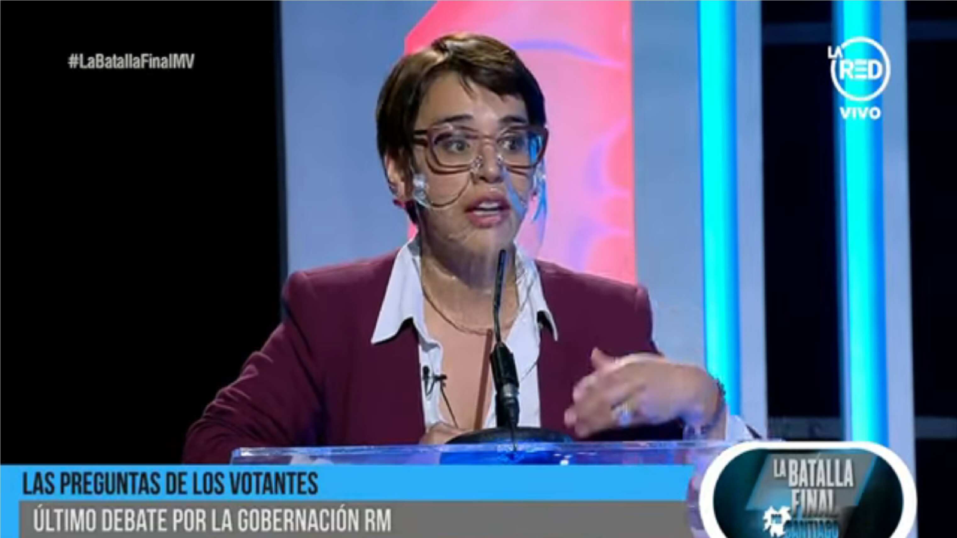 Karina Oliva hablando de Naya Fácil.